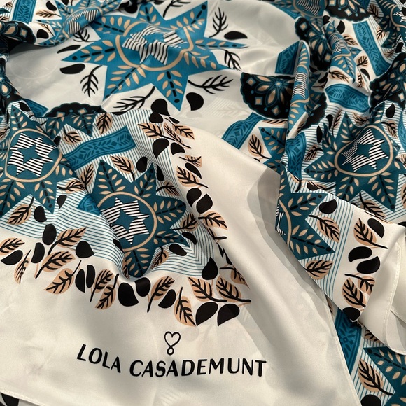 Large Colorful Accessory Scarf - Picture 3 of 6